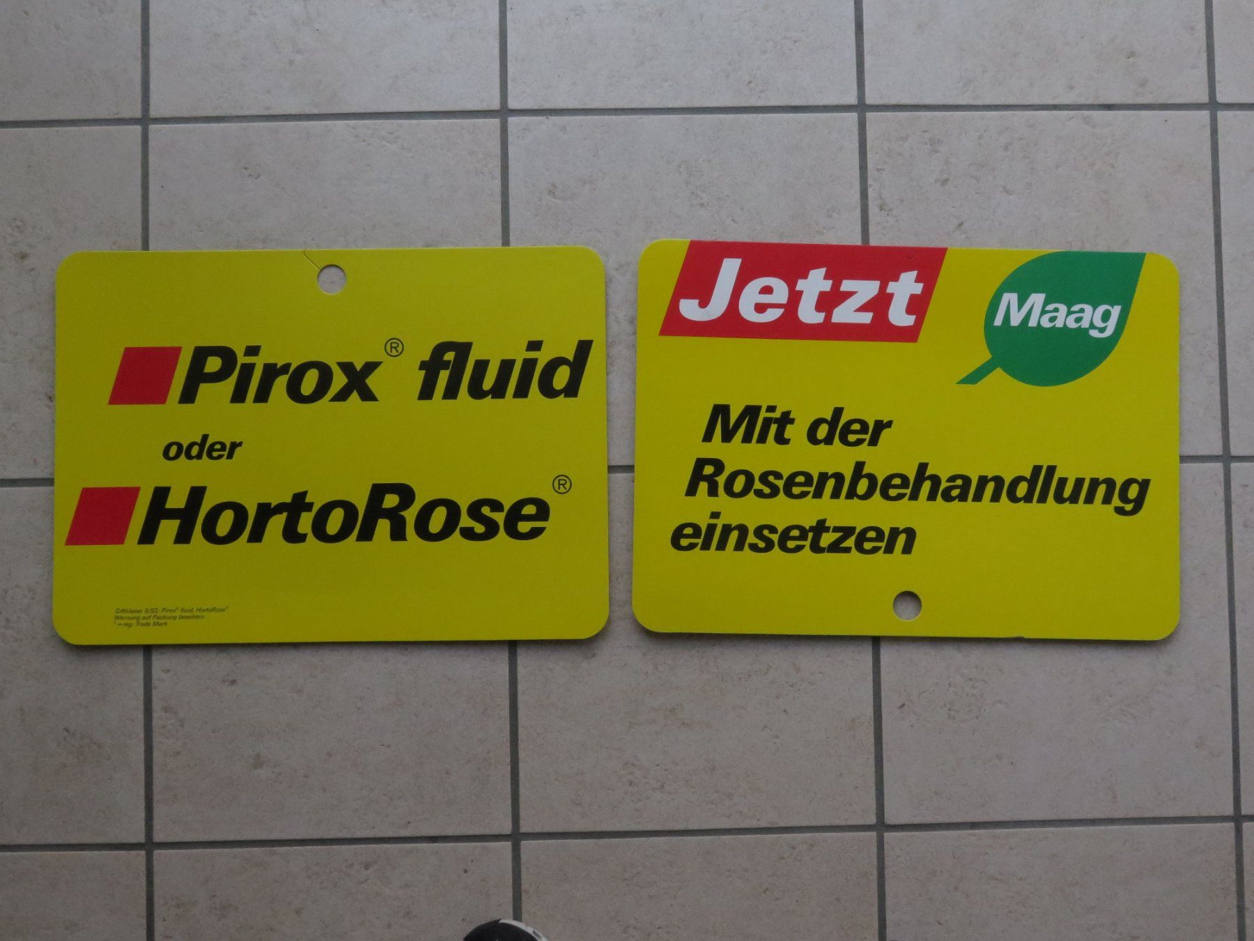Poster & Bilder: Werbetafeln "Pirox fluid oder HortoRose" - Karton – Gebraucht aus Zwingen von Tigertimmi 1