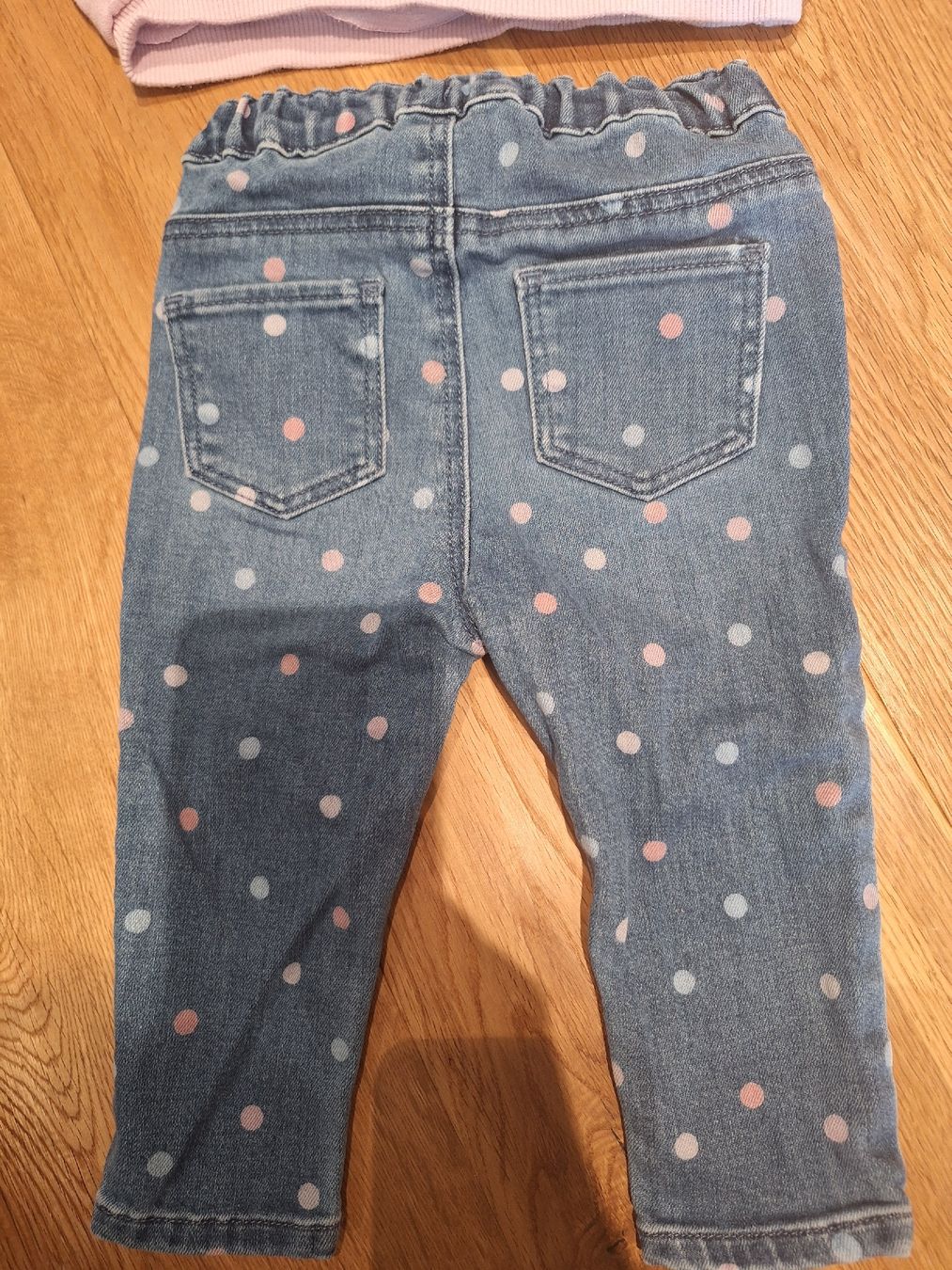 Lotti & Set di vestiti: Süsses Baby Set, Pullover und Jeans mit Pünktchen, Grösse 74 – Usato da Wangen an der Aare venduto da jan_2zxv 2