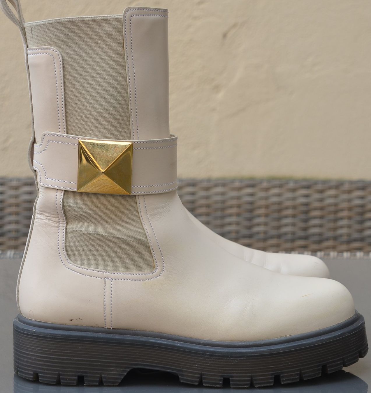 Chanel Damenschuhe: Valentino Boots / Bottes  .38 – Gebraucht aus Collonges von Auganien