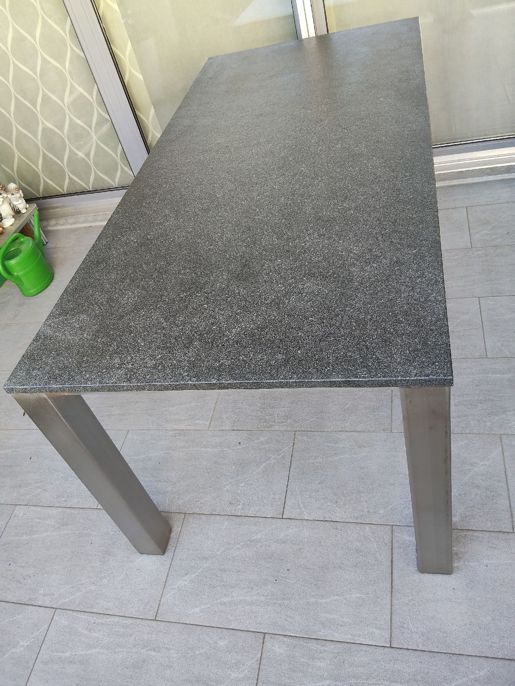 Tavoli: Tisch Granitplatte Edelstahlgestell  – Usato da Ittigen venduto da Msph 1