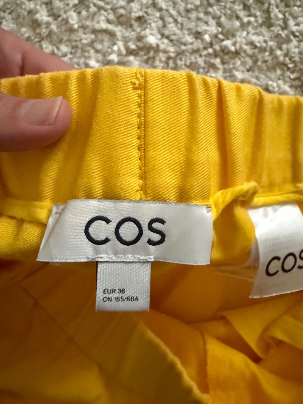 Cos Hosen: Kurzehose COS Gr36 – Gebraucht aus Küsnacht ZH von nat_m97w 2