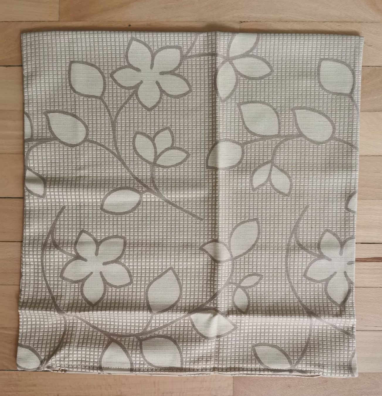 Linge de lit: 4 neue Sofakissenbezüge – Neuf avec emballage d'origine à Birsfelden par dsc_f8gx 4