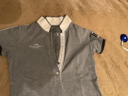 Polo Shirt Grösse M, Etiqueta negra