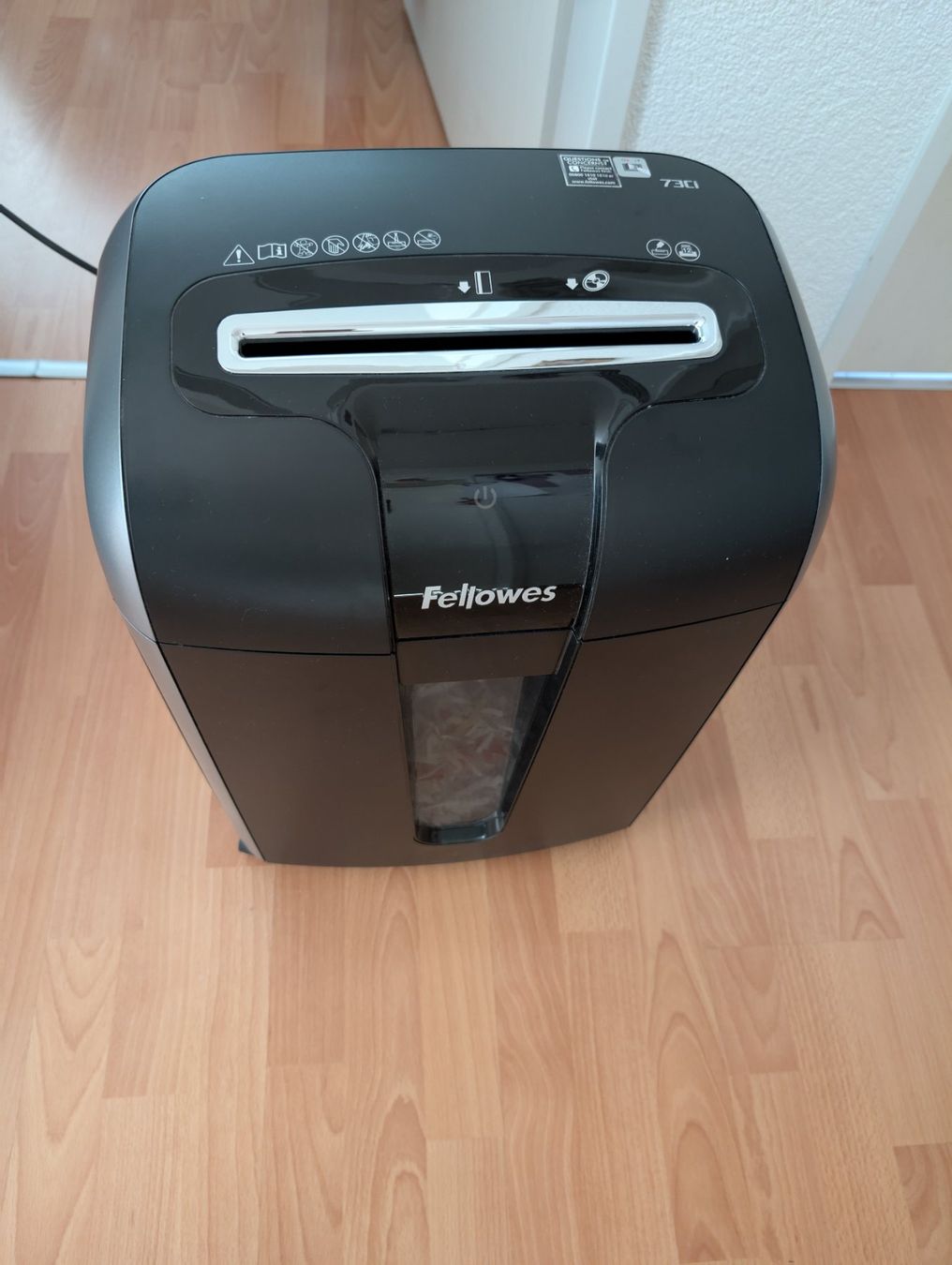 Fellowes Distruggi documenti: Aktenvernichter Fellowes 73Ci – Usato da Buchs ZH venduto da nudle10