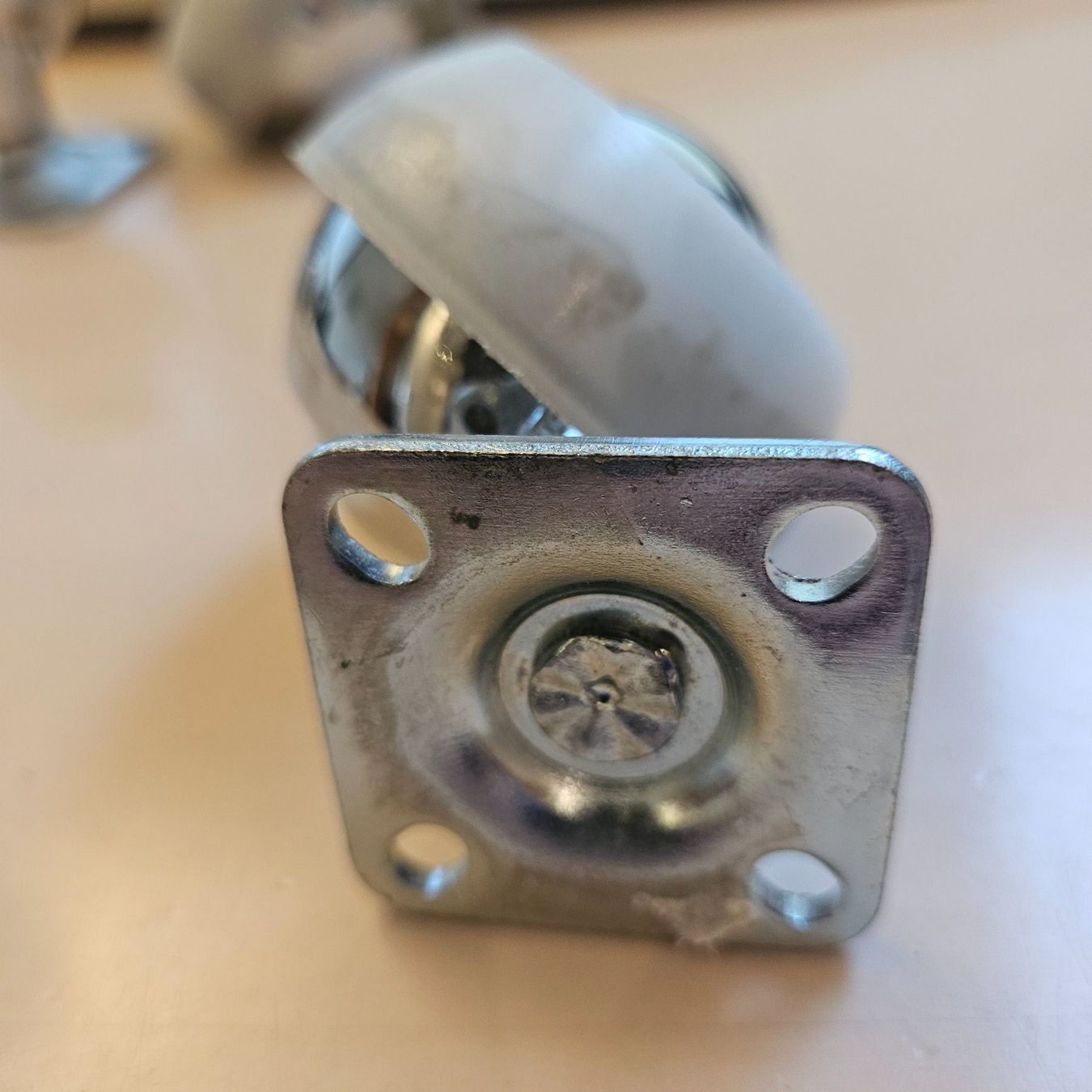 Altro per stoccaggio & trasporto: 4 Möbel-Rollen 51 mm verchromt – Usato da Wettingen venduto da Christianv 7