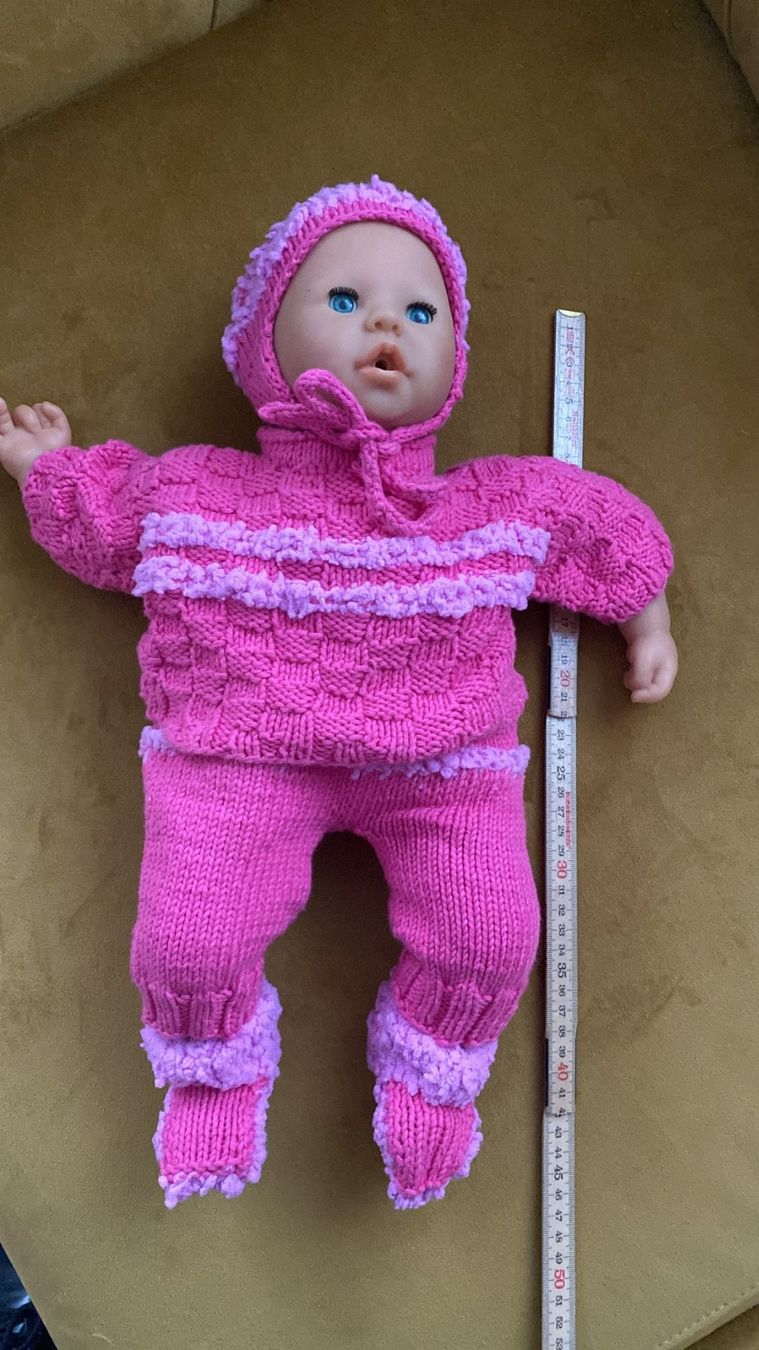 Poupées: gestrickte Puppen Kleider, handarbeit – D'occasion à Dagmersellen par Arcticsnow2017 2