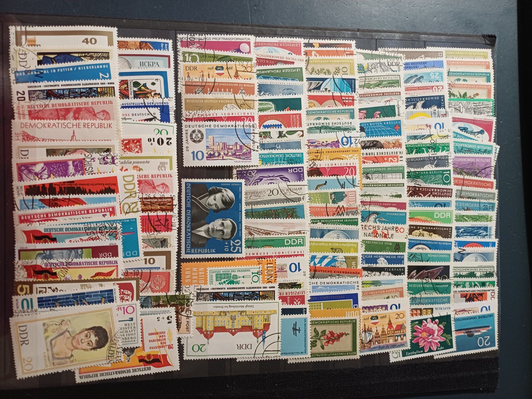 Alle Briefmarken: Sehr schönes DDR Lot – Gebraucht aus Zürich von Atad 5