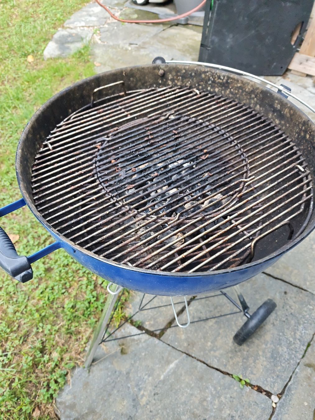 Griglie: Barbecue bleu occasion weber  – Usato da Lausanne 25 venduto da nlm 1