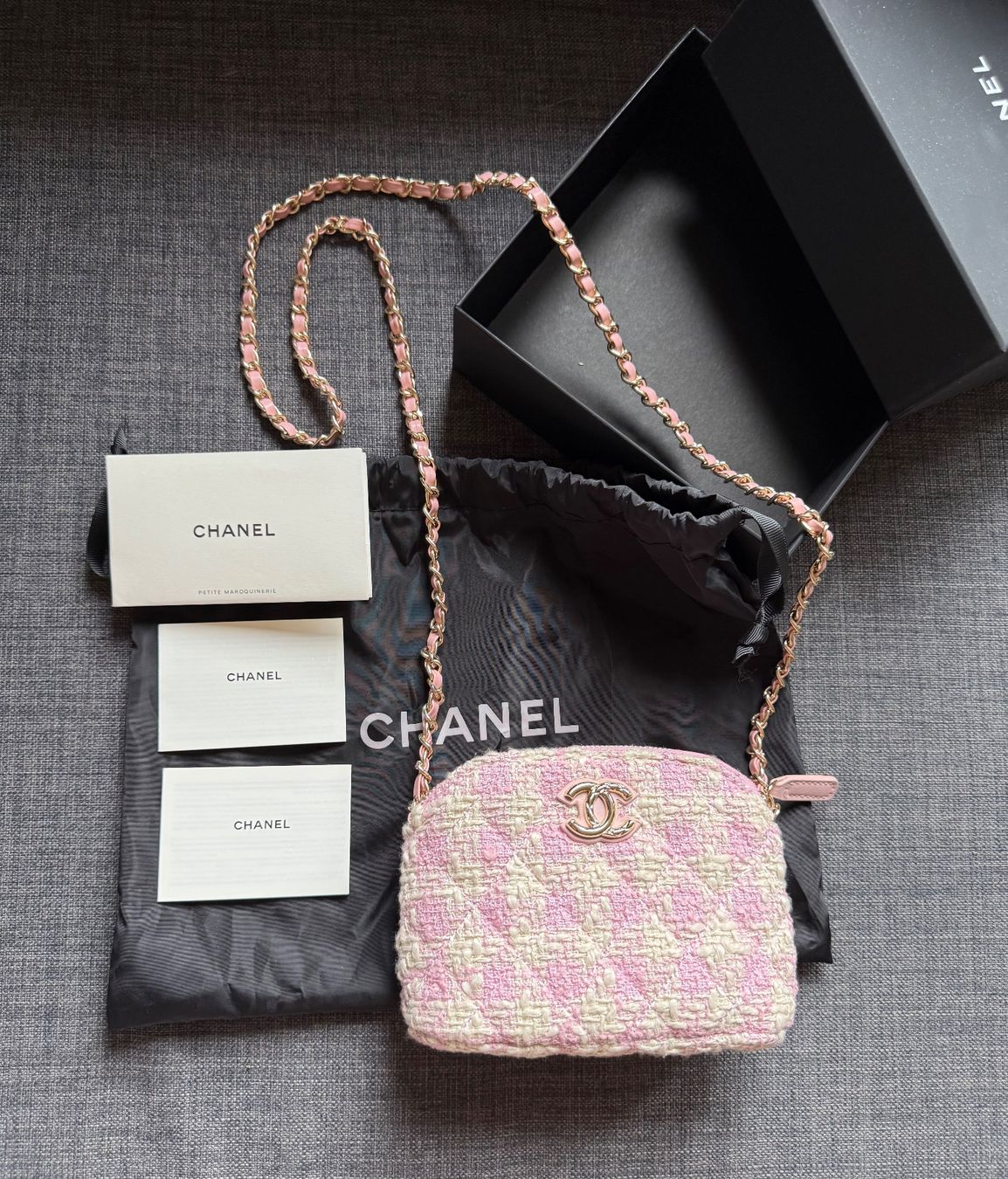 Chanel Sacs femmes: Chanel Pink Houndstooth Tweed Bag – Neuf avec emballage d'origine à Luzern par sas_r89l