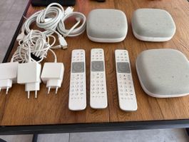 3 Swisscom TV-Box IP 2000 avec télécommandes et câbles