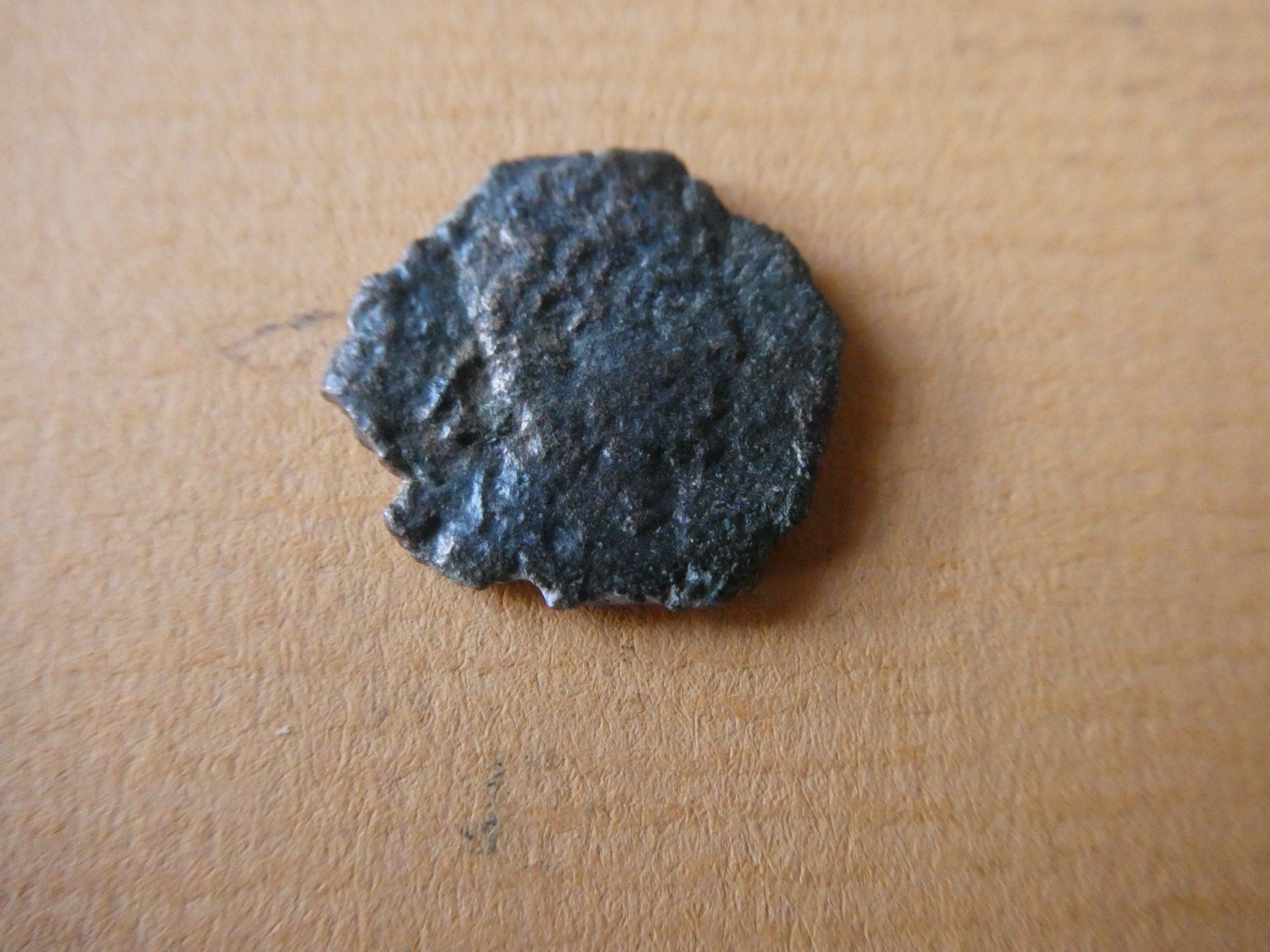 Tutti le monete: uralte   Bronzemünze    15 mm  1.73 g – Usato da Hinterforst venduto da Rohusri