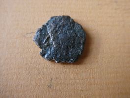 uralte   Bronzemünze    15 mm  1.73 g