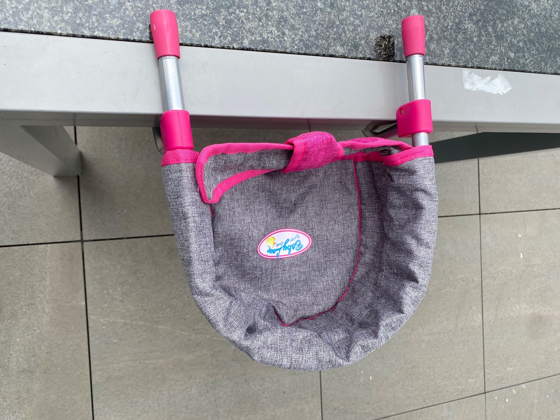 Poupées: Sitz für Puppe am Tisch – D'occasion à Niederteufen par rah_wp2p