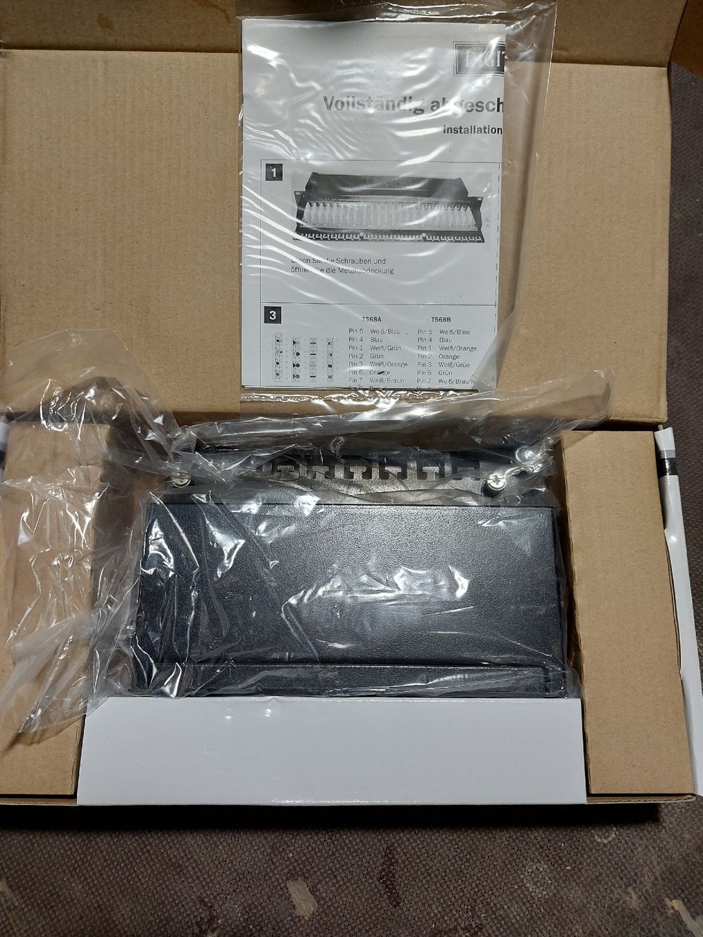 Racks & Cavalletti: OVP DIGITUS CAT 6 Patch Panel, 8 Port Desktop – Nuovo e nell'imballaggio originale da Eglisau venduto da HB9ELV 1