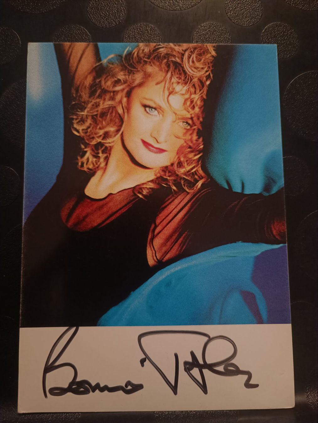 Autografi: Bonnie Tayler - handsignierte Autogrammkarte – Usato da Menziken venduto da Artographs