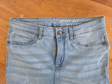 Damen Jeans Noisy May hellblau, Gr. W30 L30 neuwertig
