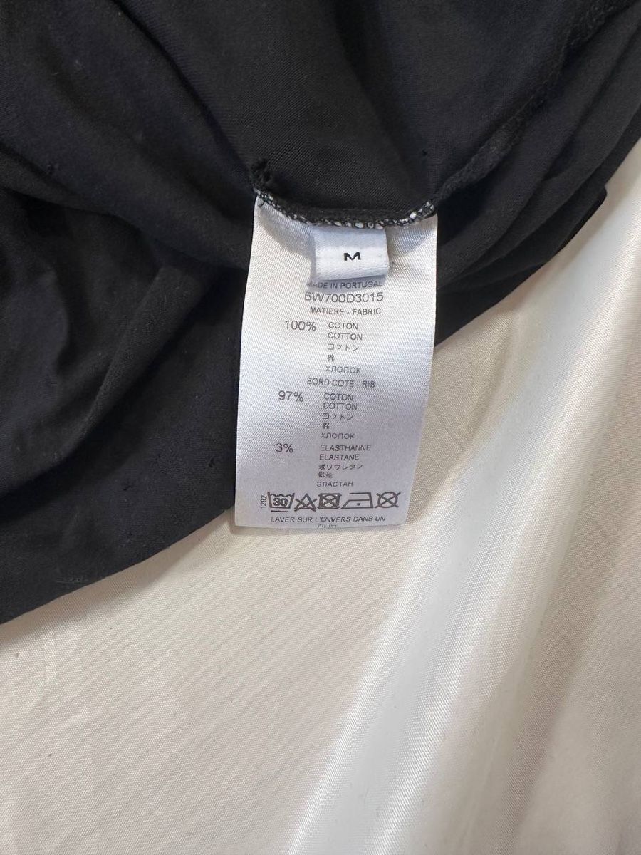 Givenchy T-shirts: Givenchy Paris Tshirt  – D'occasion à Pfäffikon ZH par Nataliia. 2