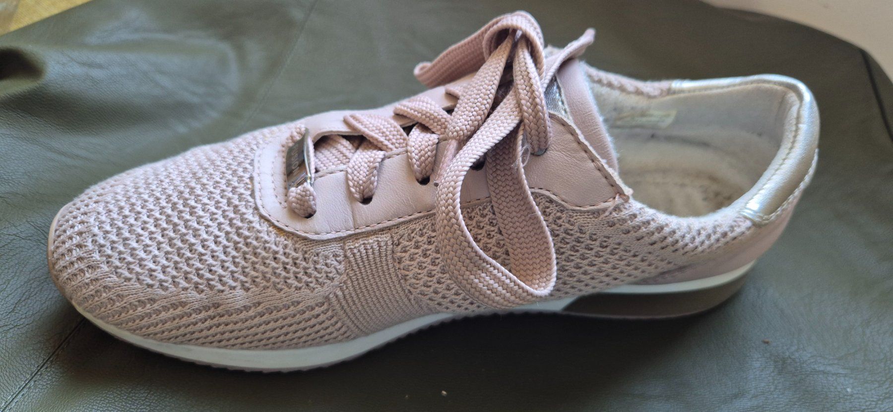 Ara Scarpe da donna: Bequeme Ara Sneakers Grösse 7 – Usato da St. Gallen venduto da Mar_cx6m
