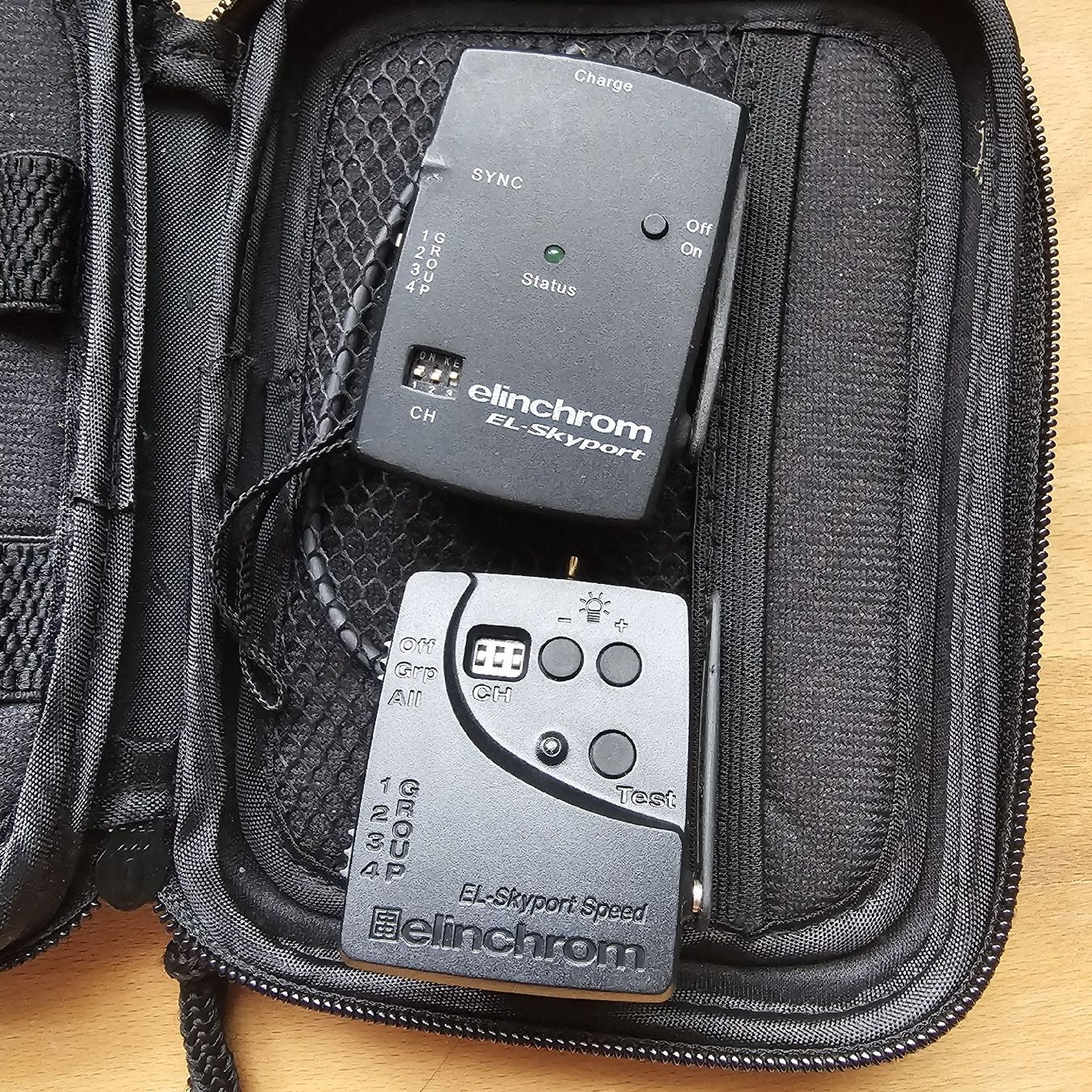 Elinchrom Flash: Elinchrom Quadra Hybrid Professional Lighting Kit Excellent – Usato da Matten b. Interl venduto da Vanilla8 6