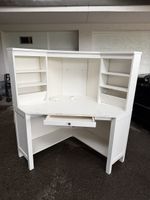 Eckschreibtisch weiss mit Aufsatz gebrauchter Zustand