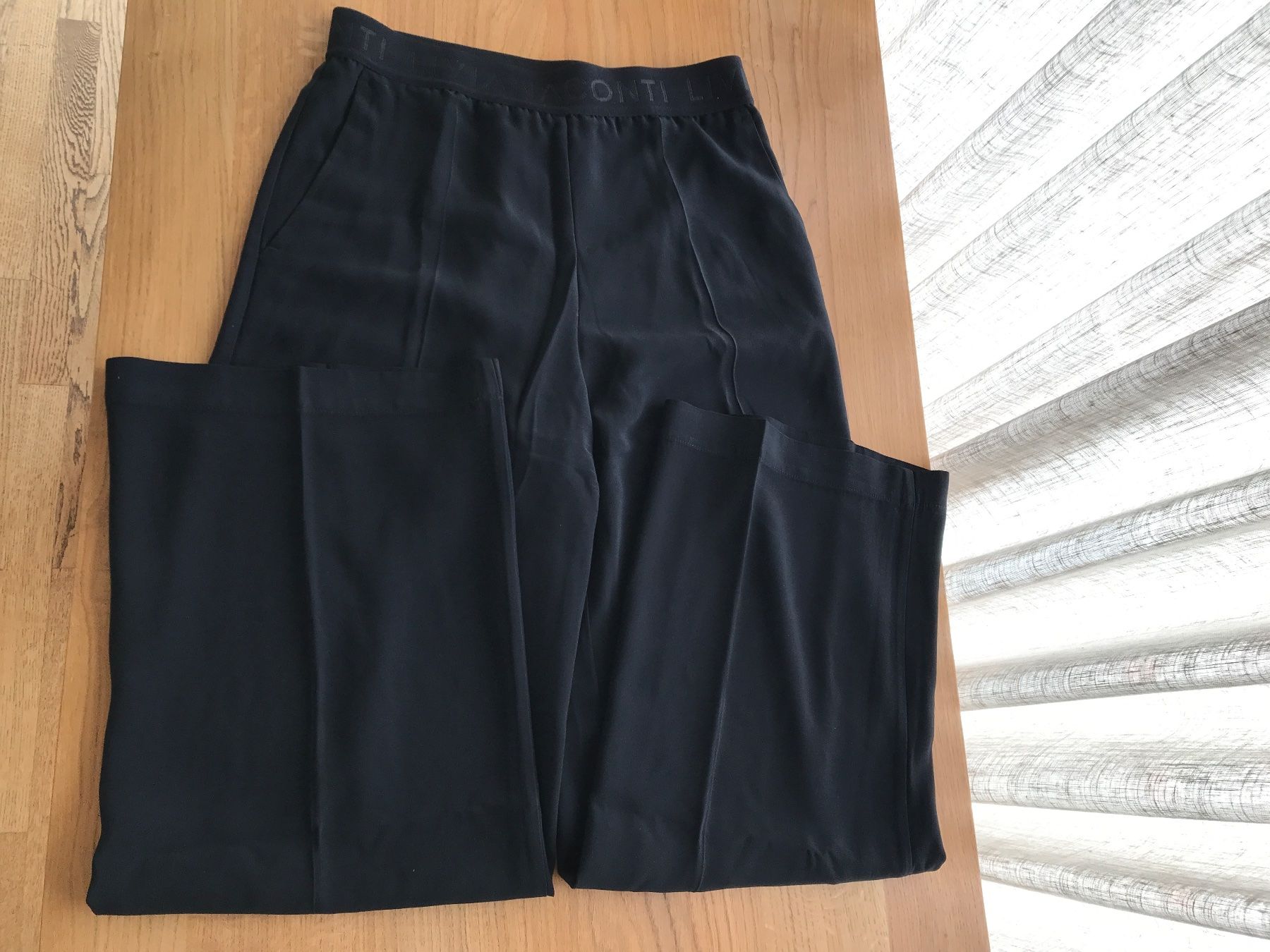 Liviana Conti Pantaloni: Freizeithose Liviana Conti – Usato da Marthalen venduto da Chuegi1 2