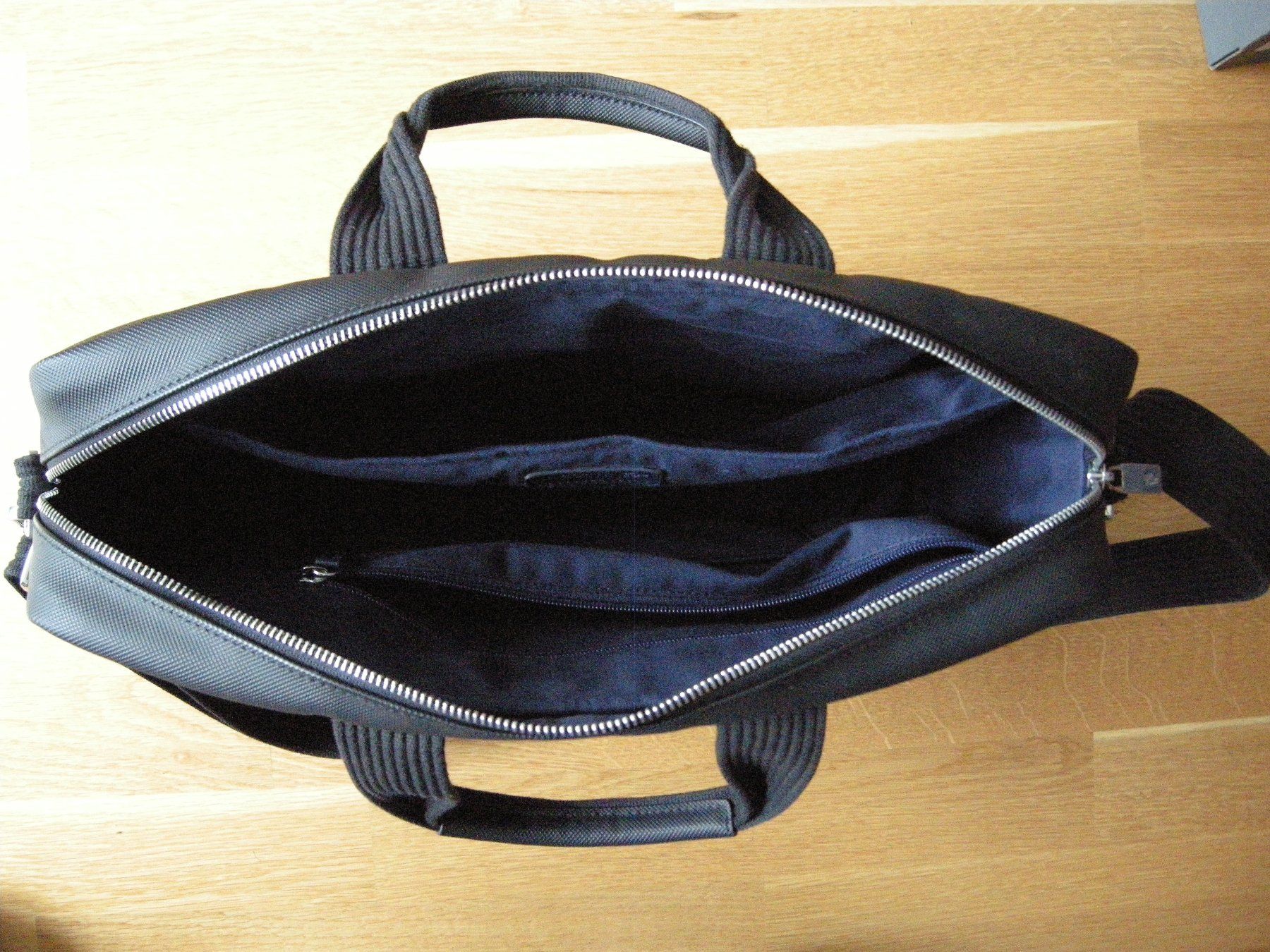 Valigie & Borse: Lacoste Laptop-, Büro-, Aktentasche – Usato da Bottmingen venduto da dah_cfj9 4