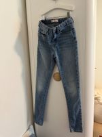 2 pairs of Levis jeans size 10y (140cm)