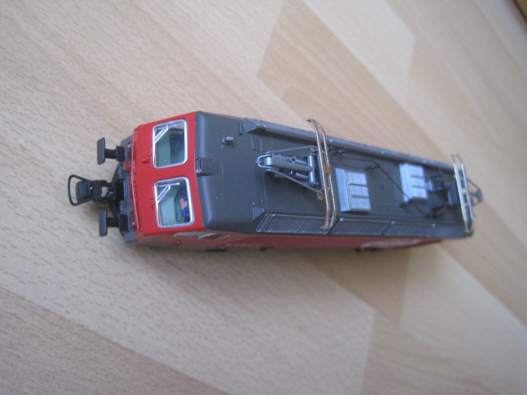 Roco Modelleisenbahnen: LOK SBB CFF Roco Rot Wechselstrom 10103 – Gebraucht aus Gossau SG von Noryflory 3