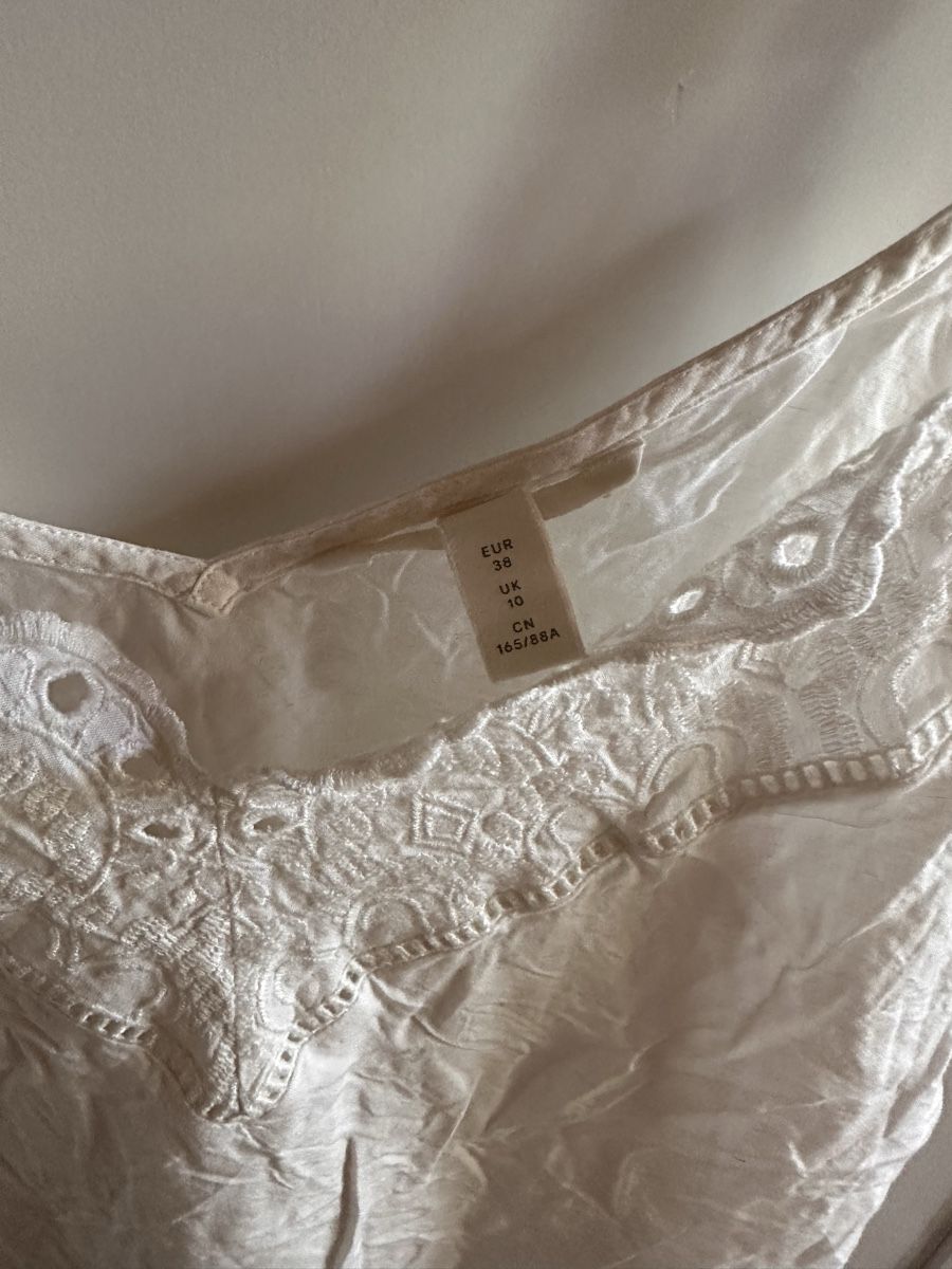 H&M Tops: Top weiss Biskose Gr. 38 H&M – D'occasion à Münsingen par Secondhand89 1