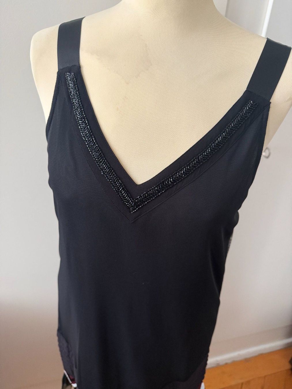 Robes: Robe noire / robe d'occasion/ robe de soirée – Neuf (Voir description) à Le Locle par tchanatakoua 2