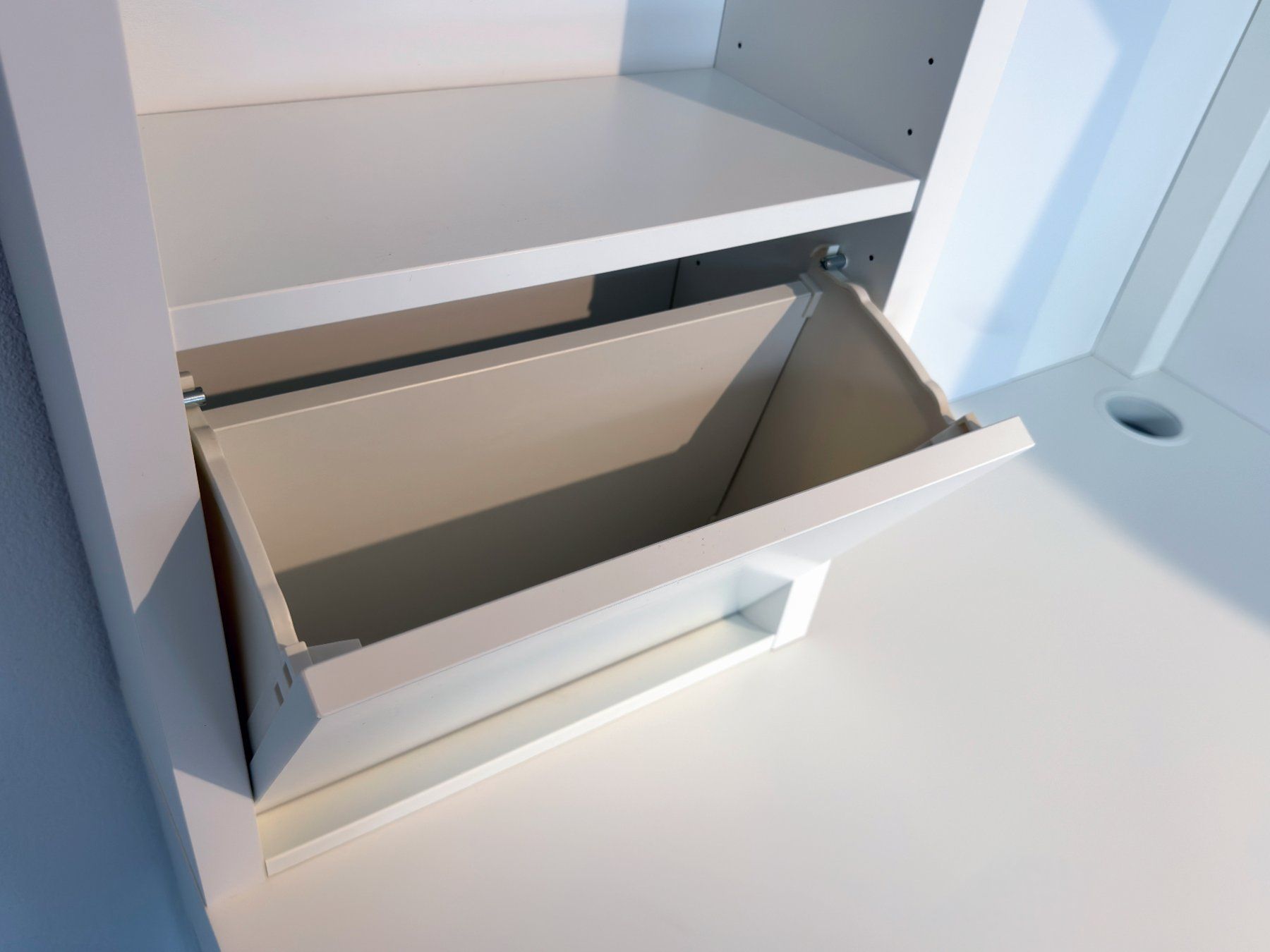 Ikea Scrivanie: IKEA Eckarbeitsplatz MICKE weiss – Usato da Flums venduto da gasella 1