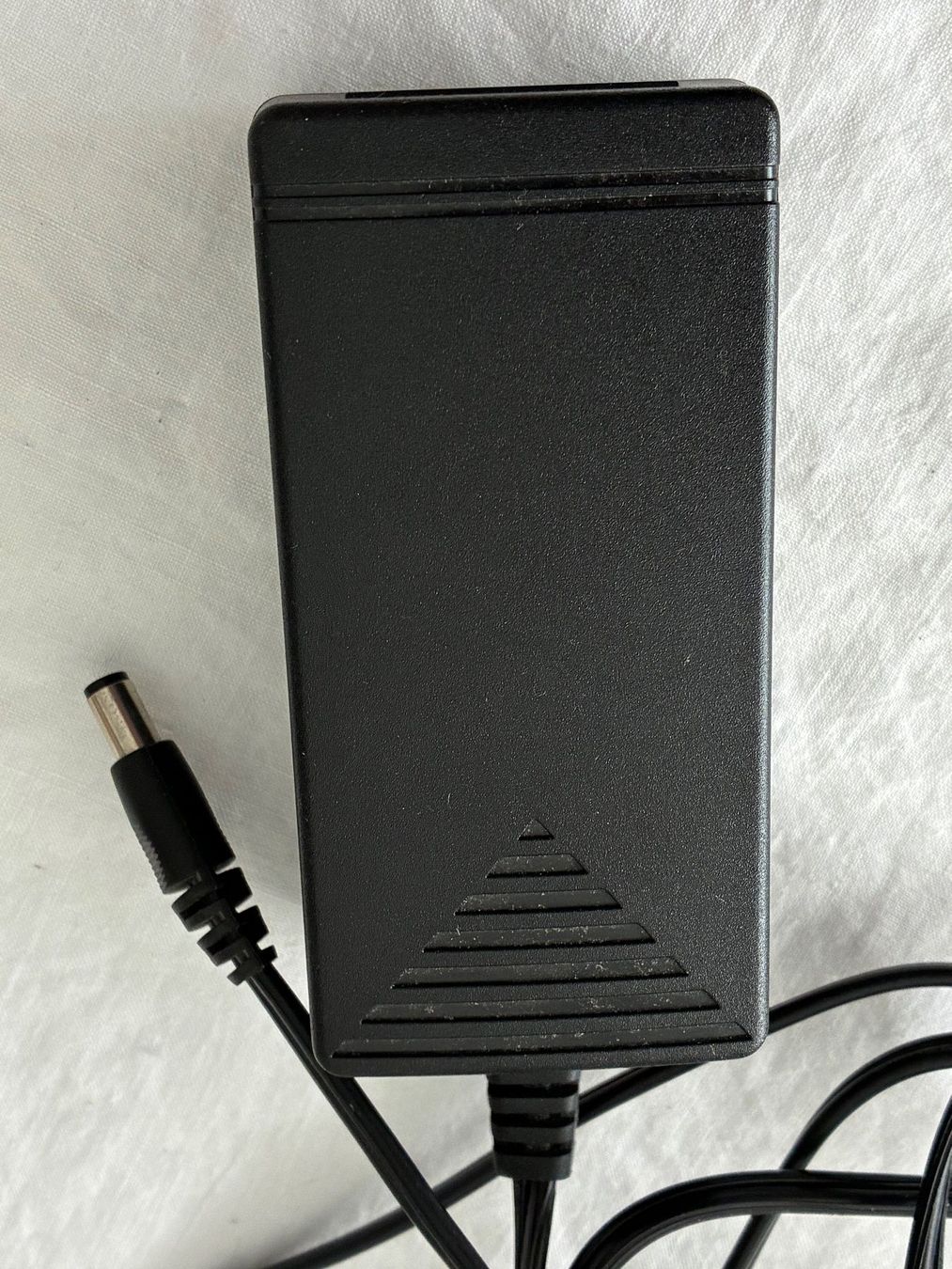 Laufwerke & Adapter: 12V AC Adapter – Gebraucht aus Döttingen von zha_xh2w