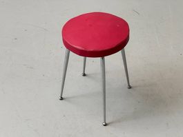 Vintage Hocker mit rotem Polster und Chromgestell, 60er