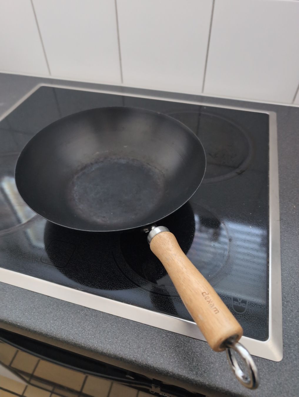 Appareils de cuisine: Wok en fonte – D'occasion à Zürich par emilyduchamp