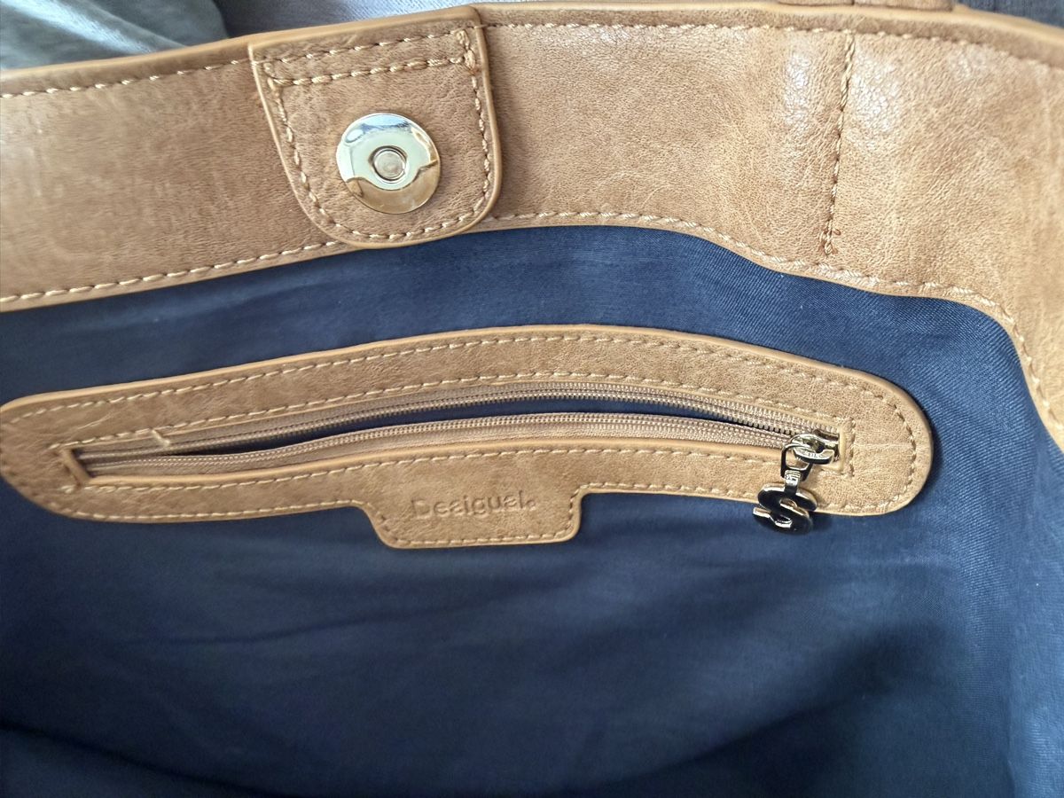 Desigual Taschen für Damen: Desigual Patchwork Tasche Lederlook - Top Zustand - CHF 45 – Gebraucht aus Allschwil von ysc_wt7c 5