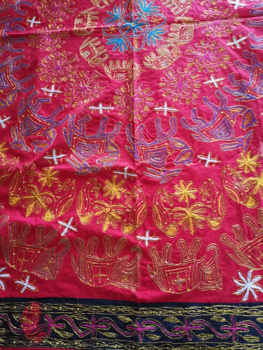 Altra biancheria da tavola: Nappe rouge brodée pakistanaise – Usato da Courtepin venduto da Fin_dj7p 5