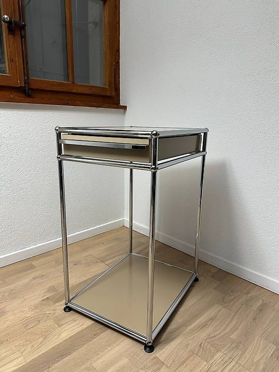 USM Scaffali: Desserte USM Haller en Beige // Ref. AY0395 – Usato da Ravoire venduto da ARKY_s