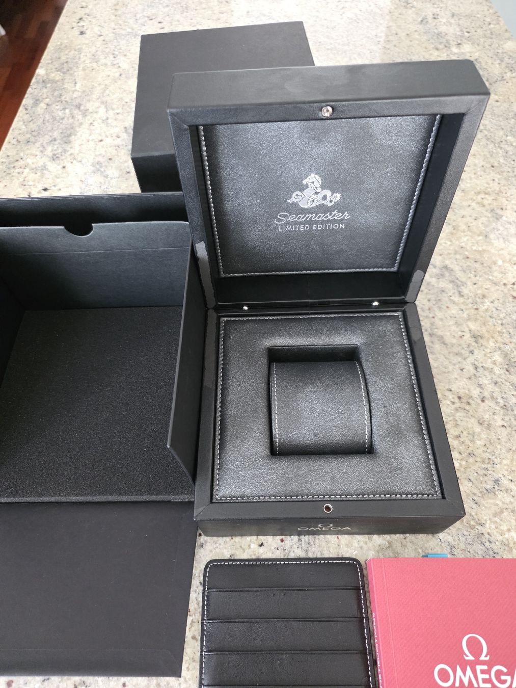 Scatole porta orologi: Omega Seamaster Box – Nuovo (secondo la descrizione) da Genève venduto da arisol