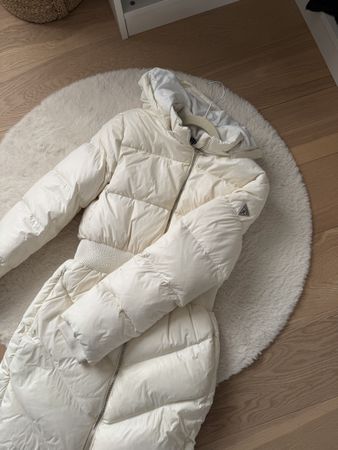 Guess Winterjacke Daunenjacke 