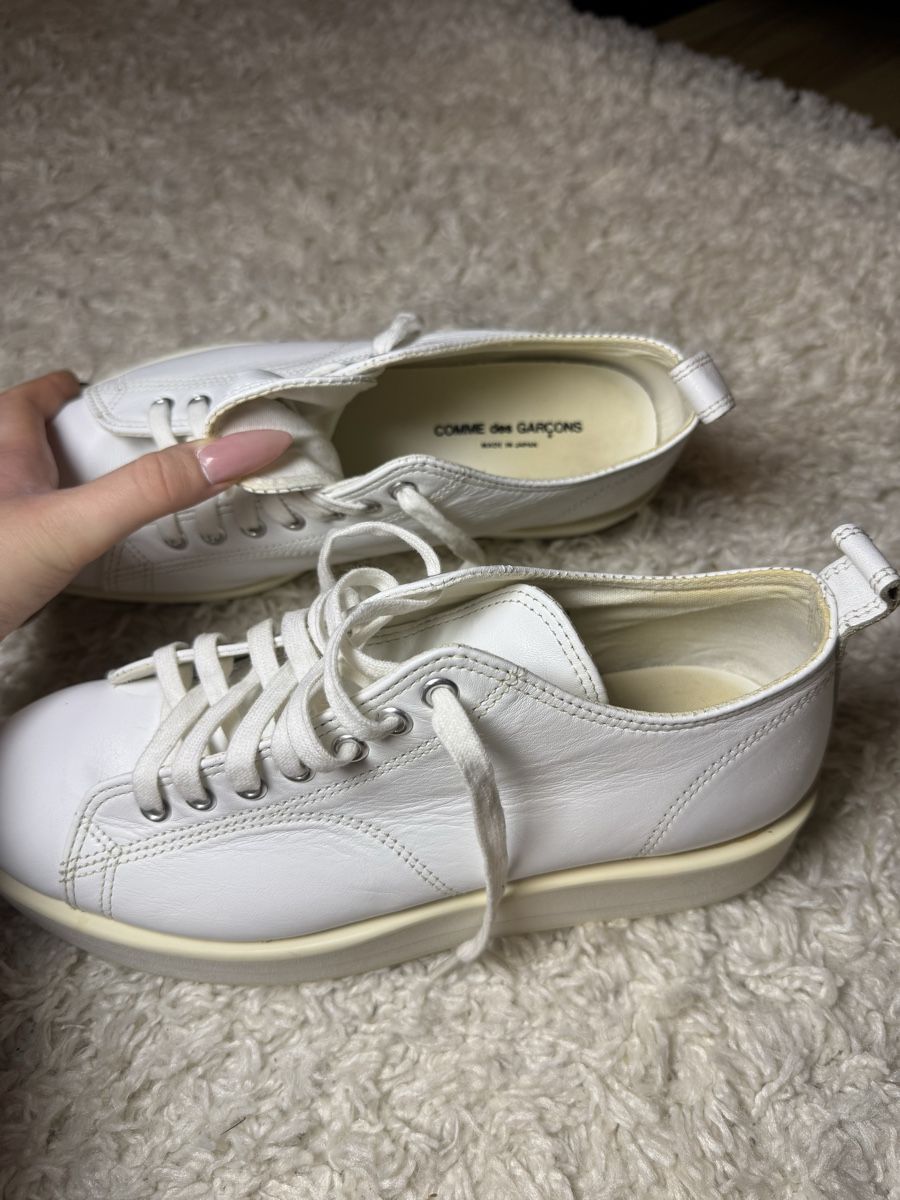Comme Des Garcons Scarpe da donna: Comme des Garçons White Sneakers Size 39 – Usato da Melide venduto da Risseiler 8