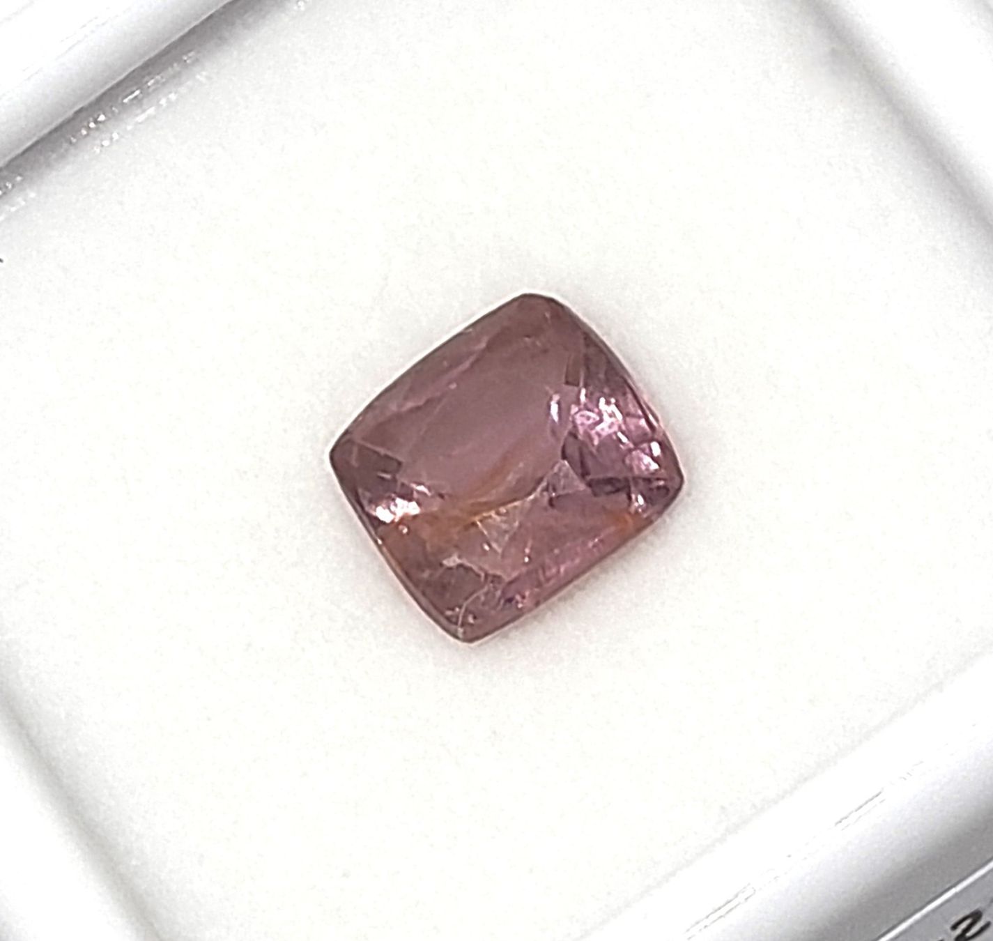 Pietre preziose: Superbe Spinelle rose 1.48 ct - CERTIFICAT 588.- Fr – Nuovo (secondo la descrizione) da Grimisuat venduto da Valgem 1