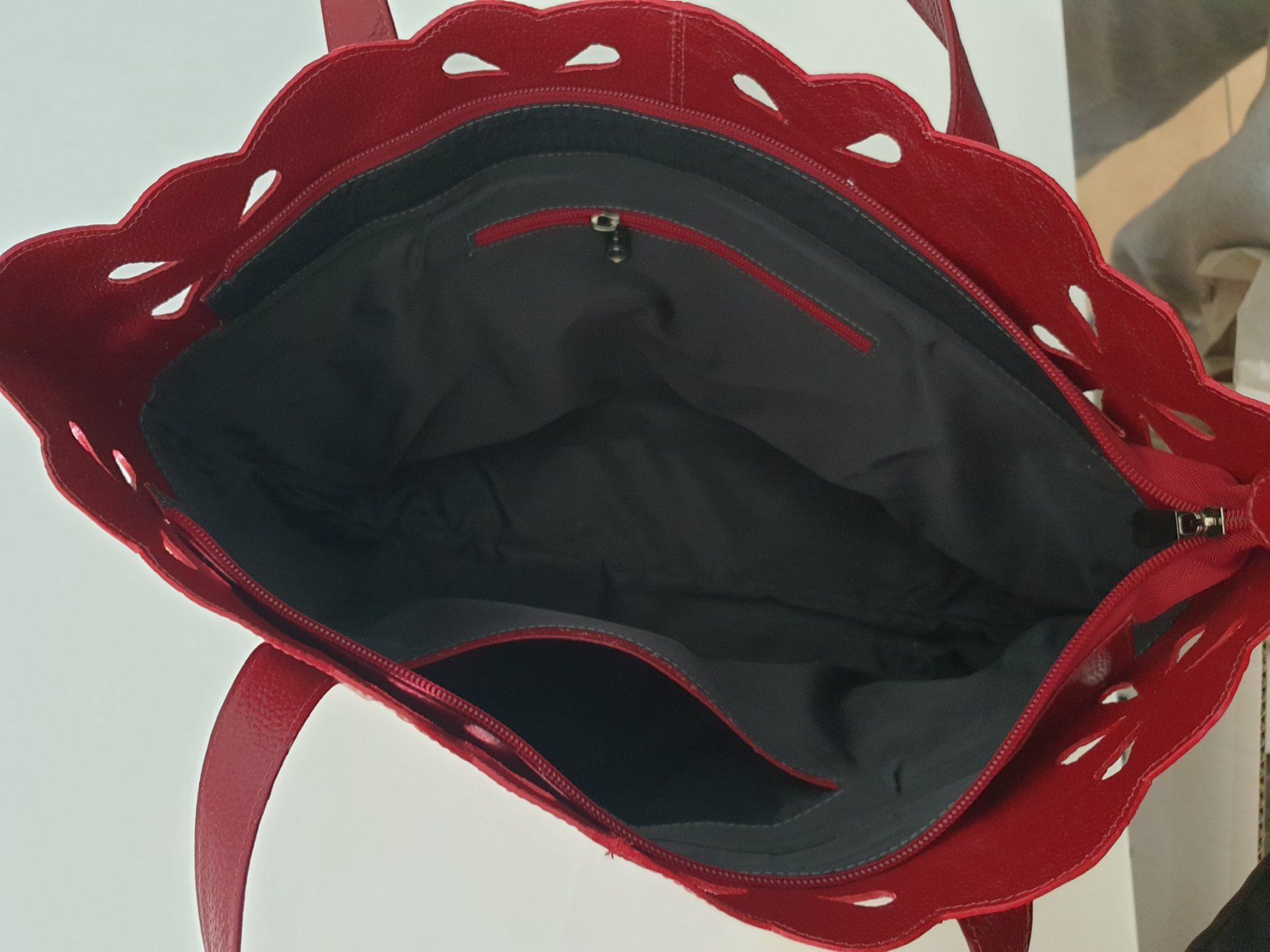 Borse da donna: Sac en cuir rouge gravé papillons – Nuovo (secondo la descrizione) da Echallens venduto da dianitas 3