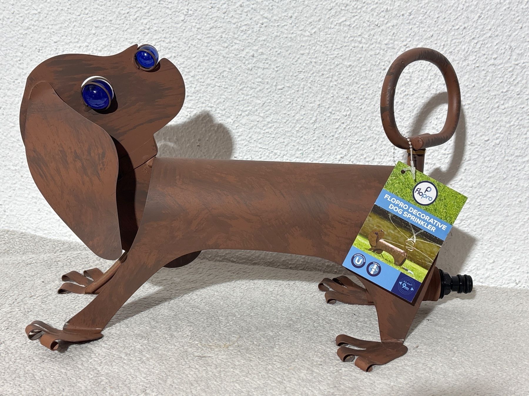 Statuette: Witziger süsser Garten Sprinkler Hund – Nuovo e nell'imballaggio originale da Oberegg venduto da MR-shop