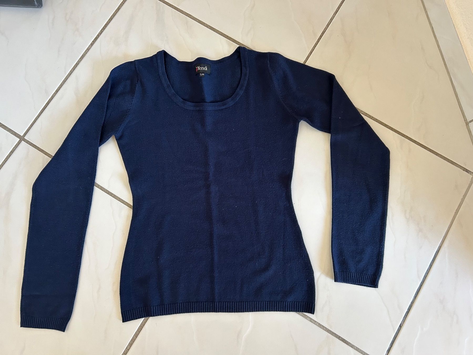 Maglioni & Felpe: Damen Pullover in 3 Farben – Usato da Gutenswil venduto da walker60 5