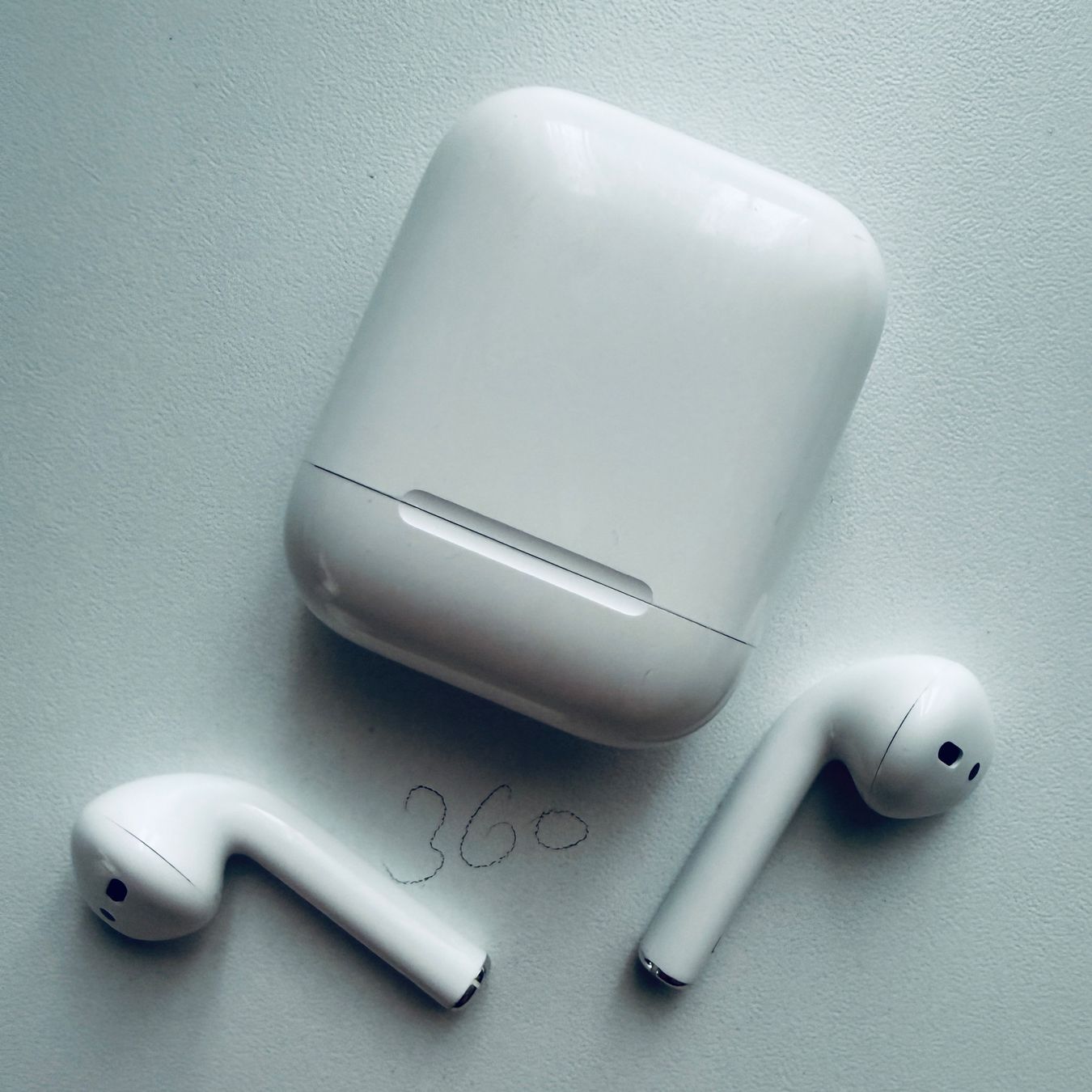 Apple Cuffie: Original Apple AirPods 2 Gen. Wireless Kopfhörer & Case – Usato da Basel venduto da MY.AIRPODS.SHOP 4