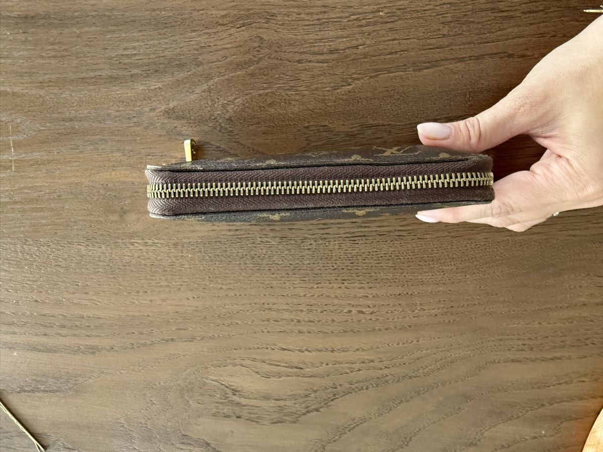 Louis Vuitton Portamonete: Louis Vuitton Zippy Wallet Monogram  – Usato da Davesco-Soragno venduto da tin_6xjv 4
