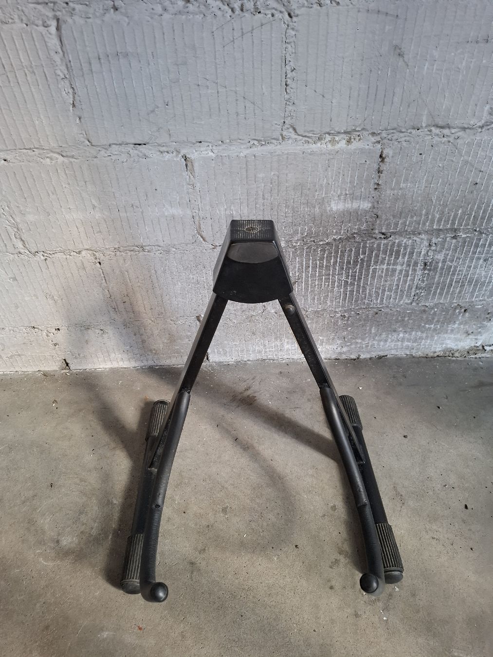 Supports pour instruments & partitions: Gitarrenständer – D'occasion à Meilen par GabsZurich 1