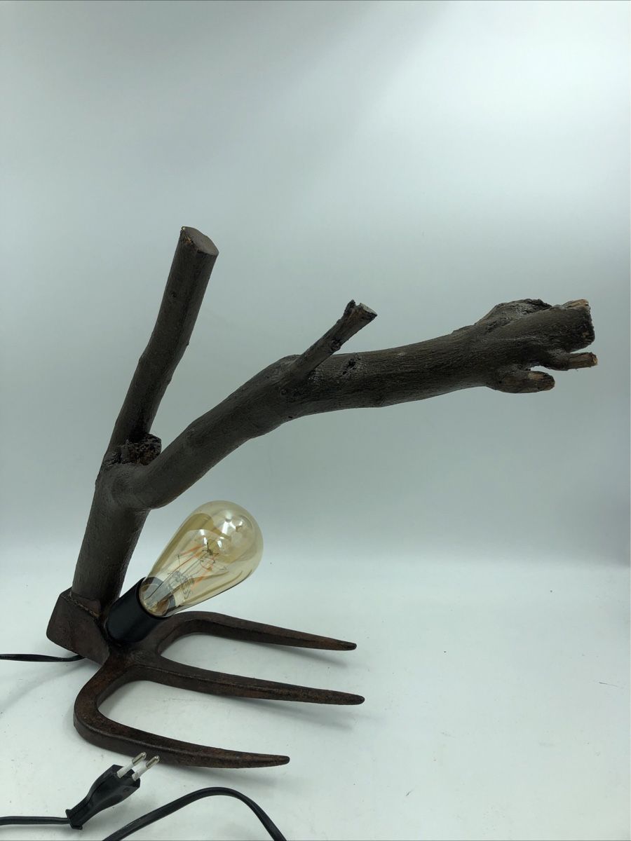 Lampade: Lampe de table rustique et design en bois – Nuovo (secondo la descrizione) da Genève venduto da Eric1823
