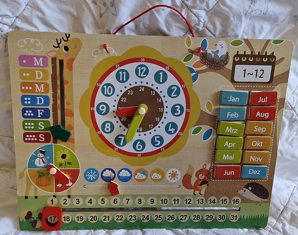 Giocattoli: Kinder Lernspiel Kalender mit Uhr, Datum, Monat – Usato da Wolfhausen venduto da Santiago2017