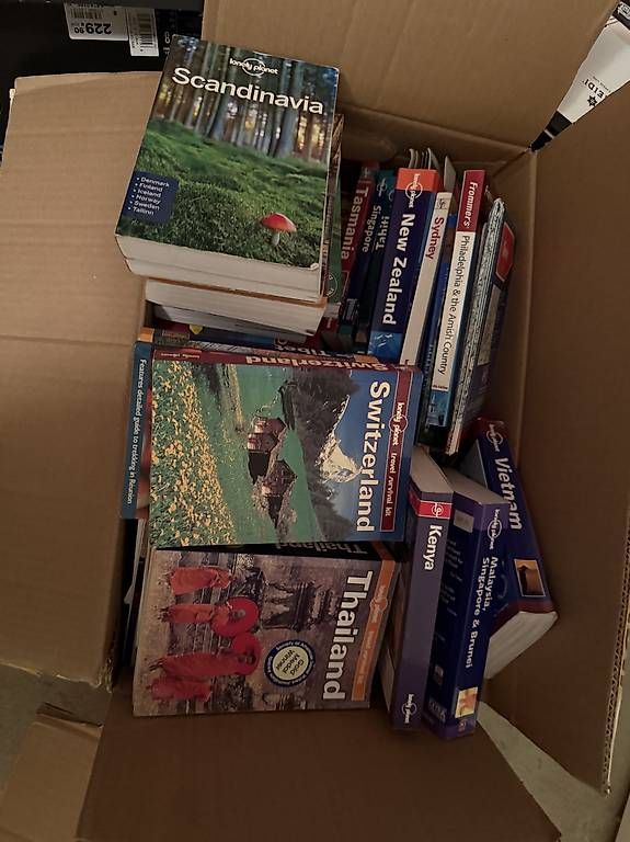 Bücher: Livres variés – Gebraucht aus St-Aubin FR von car_kc5b 1